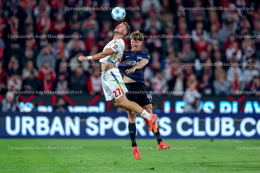 1FC05042501037 | 05.04.2025, Fußball, 1. FC Köln - Hertha BSC, 2.. Fußball Bundesliga, 28. Spieltag, RheinEnergie-STADION, Saison 2024 2025: Imad Rondic (FC Koeln #27) im Zweikampf gegen Linus Gechter (Hertha BSC #44) Kopfballduell Kopfball DFB regulations prohibit any use of photographs as image sequences and or quasi-video.