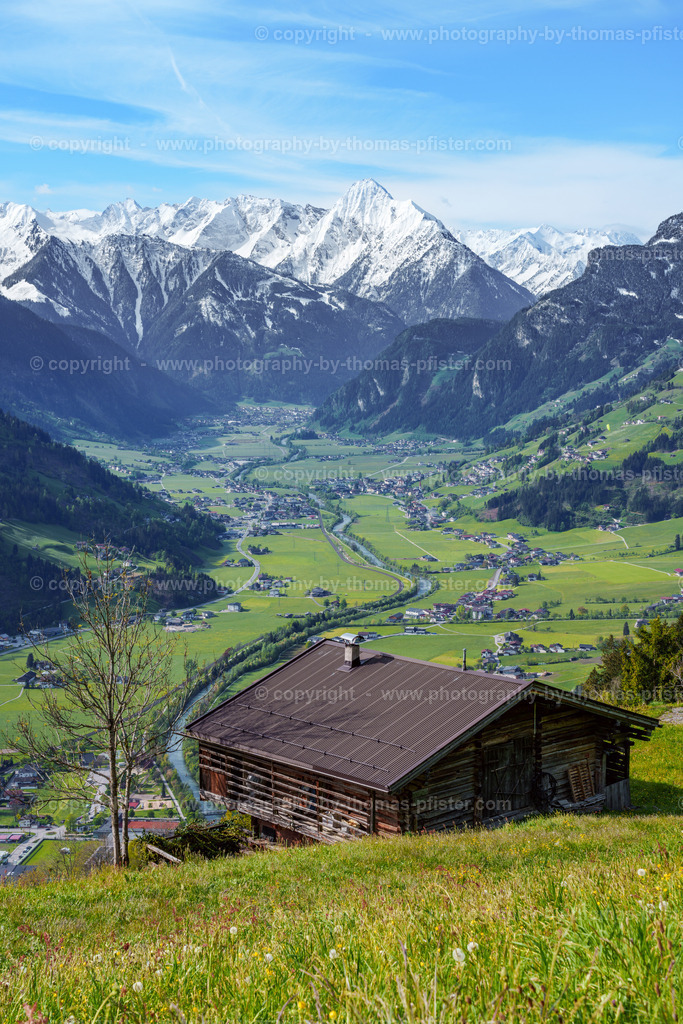 Blick vom Zellberg taleinwärts copyright  Thomas Pfister-3 | PHOTOGRAPHY BY THOMAS PFISTER