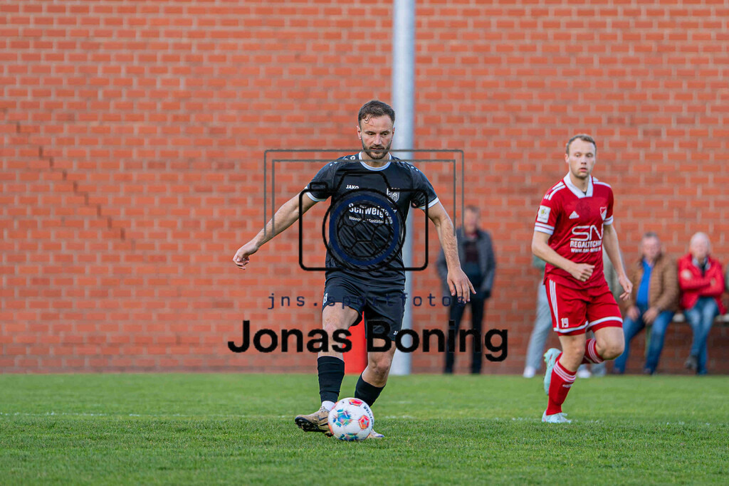 Fußball I Herren I Saison 2025-2026 I Bezirksliga Weser-Ems 4 I 19. Spieltag I SV RW Visbek - SV Hansa Friesoythe I 08571 | jns.sportfotos - Realisiert mit Pictrs.com
