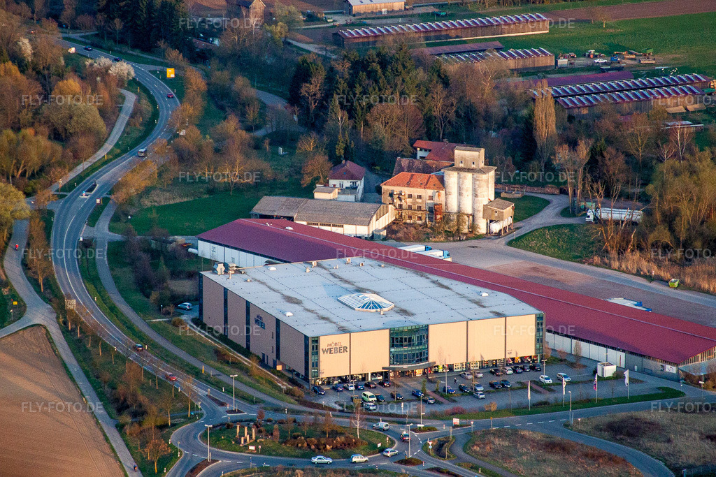 Luftbild: Einrichtungshaus Möbel Weber in Herxheim bei Landau im Bundesland Rheinland-Pfalz in Deutschland. Foto: IMG_38949.jpg vom 25.03.2011 durch Werner Riehm/FLY-FOTO.de