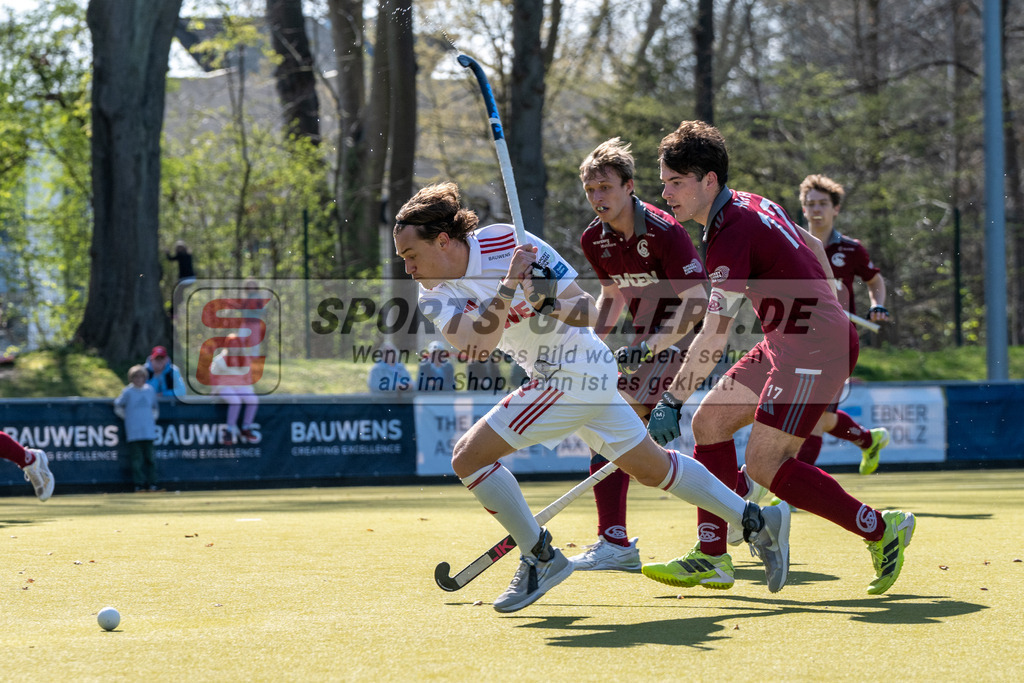 SFE_20260322_0106 | Köln, Deutschland, 22.03.26: Feldhockey 1. Bundesliga Herren zwischen Rot-Weiss Köln - Münchener HC im REWE Sportpark am 22.03.2026 in Köln, Deutschland. (Foto von Stephan Fehrmann)Köln, Germany, 22.03.26: Feldhockey 1. Bundesliga Herren between Rot-Weiss Köln - Münchener HC in REWE Sportpark at 22.03.2026 in Köln, Deutschland. (Foto from Stephan Fehrmann)