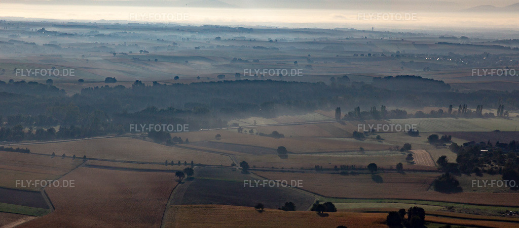 Luftbild: Ortsansicht in Ingolsheim im Bundesland Bas-Rhin in Frankreich. Foto: IMG_139243-Pano.jpg vom 01.10.2023 durch Werner Riehm/FLY-FOTO.deAuflösung des Originals: 7638 x 3367 px