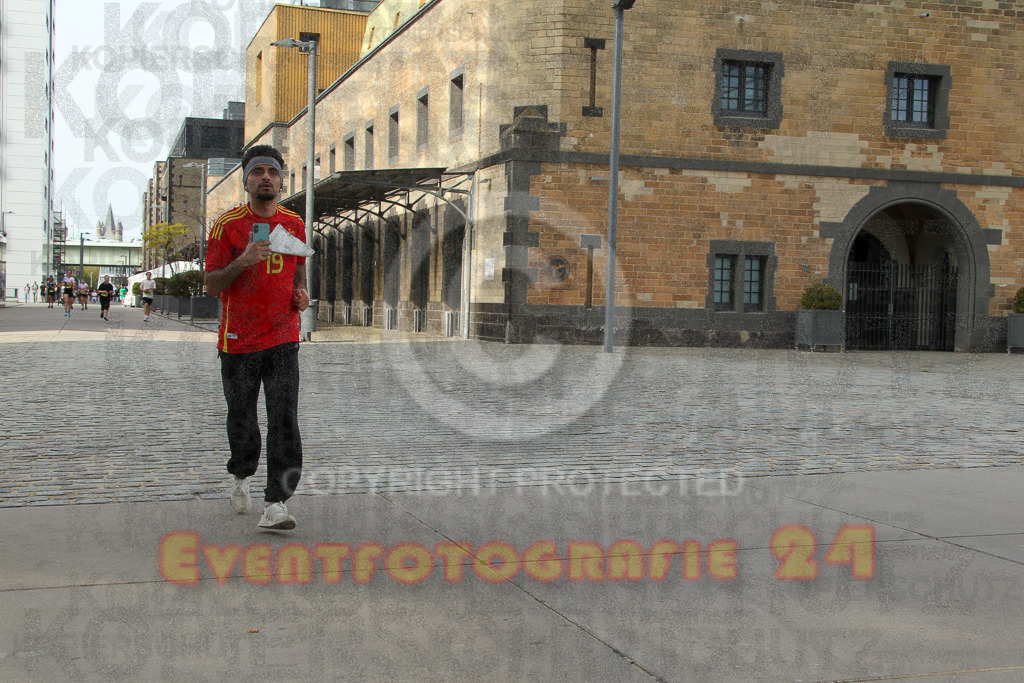 250920_1533_EV4_9117 | Sportfotografie im Rhein-Sieg Kreis, Köln, Bonn, NRW, Rheinland Pfalz, Hessen, etc. Unser Tätigkeitsfeld umfasst den Laufsport vom Volkslauf über den Marathon, Duathlon, Triathon bis zum Ultralauf wie Kölnpfad Ultra oder Schindertrail.