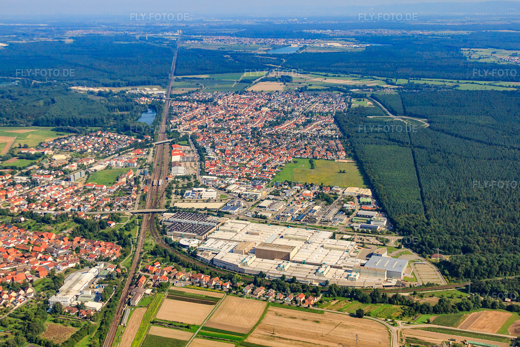 Luftbild: SEW-EURODRIVE GmbH & Co KG – Fertigungswerk und SCC Mechanik/Mechatronik im Ortsteil Graben in Graben-Neudorf im Bundesland Baden-Württemberg in Deutschland. Foto: IMG_33332.jpg vom 05.09.2010 durch Werner Riehm/FLY-FOTO.deAuflösung des Originals: 4752 x 3168 pxWWW.SEW-EURODRIVE.DE