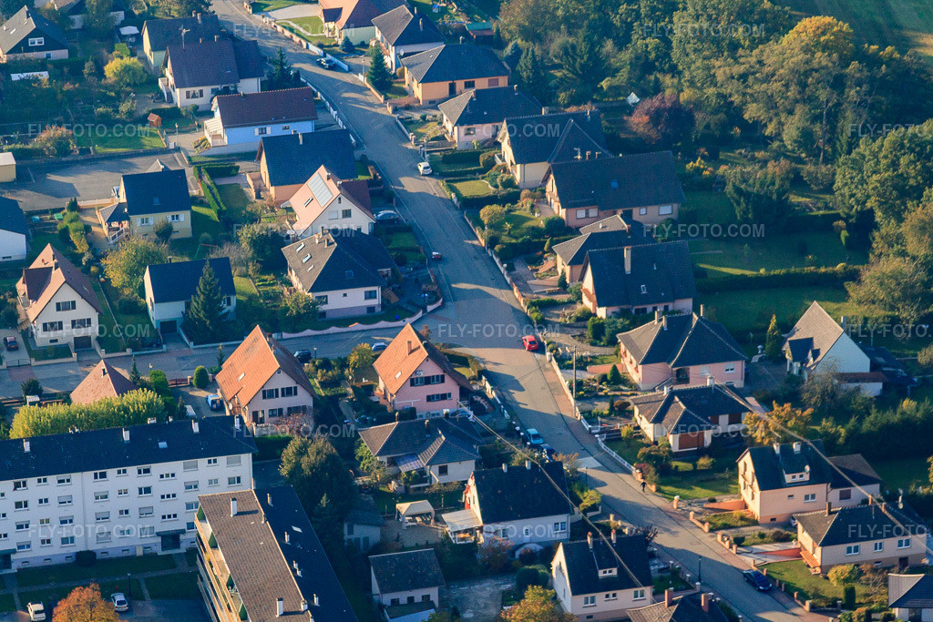 Aerial view: Rue de la Haute Vienne in Lauterbourg in the state Bas-Rhin, France.Photo: IMG_45998.jpg taken on 10/23/2011 by Werner Riehm/FLY-FOTO.comResolution of the original: 4623 x 3082 px