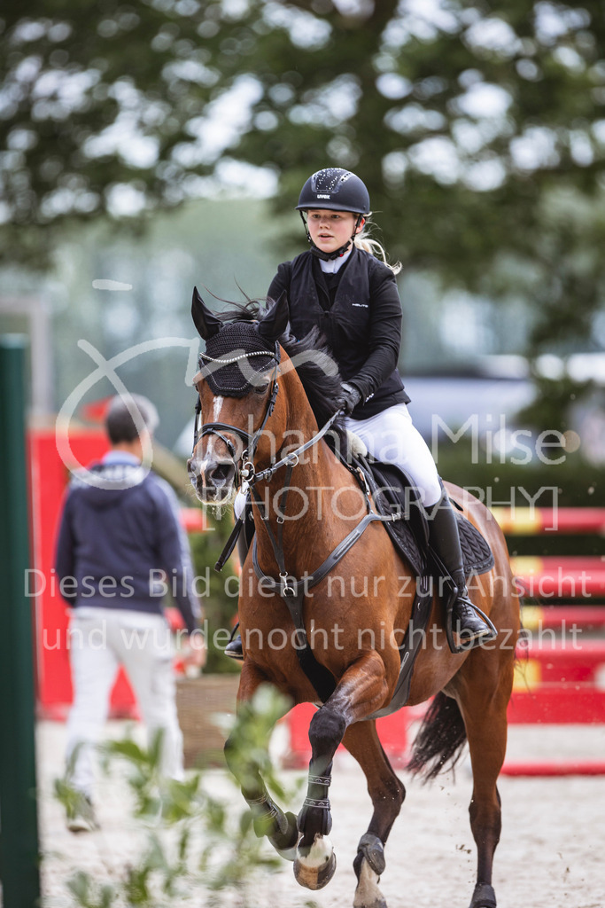 240616_Lemwerder_M2-Springen-517 | Deine schönsten Turniermomente als professionelle Fotos! Entdecke hochwertige Pferdesport-Fotografie im Online-Shop. Jetzt Fotos finden & bestellen!