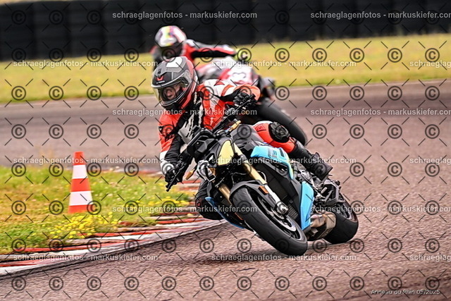 25bt02-0137 | markuskiefer.com - Realisiert mit Pictrs.com