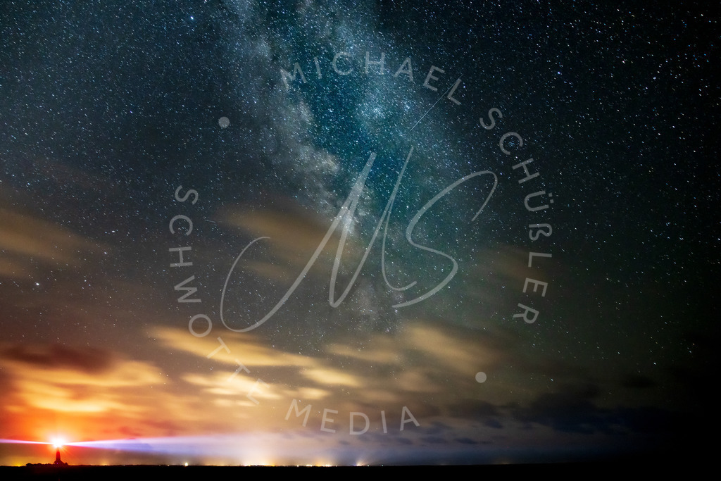 2021-08-14 Leuchturm Milchstrasse Sterne Perseiden - 008 | Schwotte Media - Realisiert mit Pictrs.com