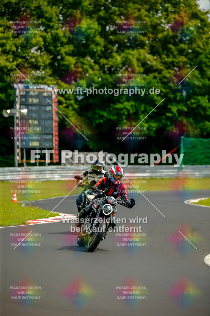 VBK-4951 | Hier findet Ihr Bilder von Touristenfahrten auf der Nürburgring Nordschleife oder von anderen Veranstaltungen die ich besucht habe. Viel Spass beim Durch Schauen 