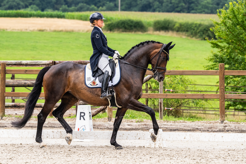 Luxembourg Dressage Championship 2025 - Senior League B | Luxembourg Dressage Championship 2025 - Kristine Møller-Engel on Bon Gregoria - Realisiert mit Pictrs.com