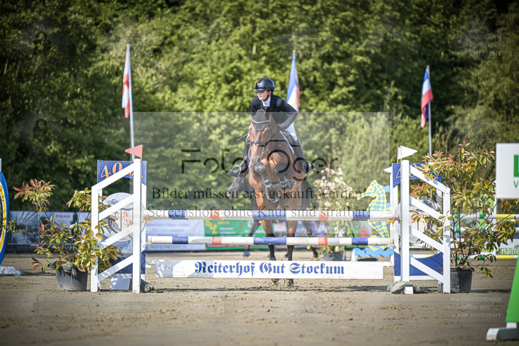 DOS_2964 | Entdecke hochwertige Reitturnierfotos von Foto Oger. Professionell, emotional und authentisch – jetzt Lieblingsmomente im Shop bestellen. - Realisiert mit Pictrs.com