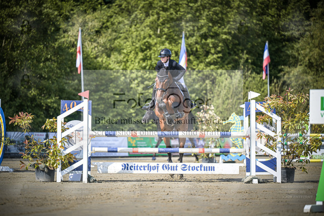 DOS_2964 | Entdecke hochwertige Reitturnierfotos von Foto Oger. Professionell, emotional und authentisch – jetzt Lieblingsmomente im Shop bestellen. - Realized with Pictrs.com