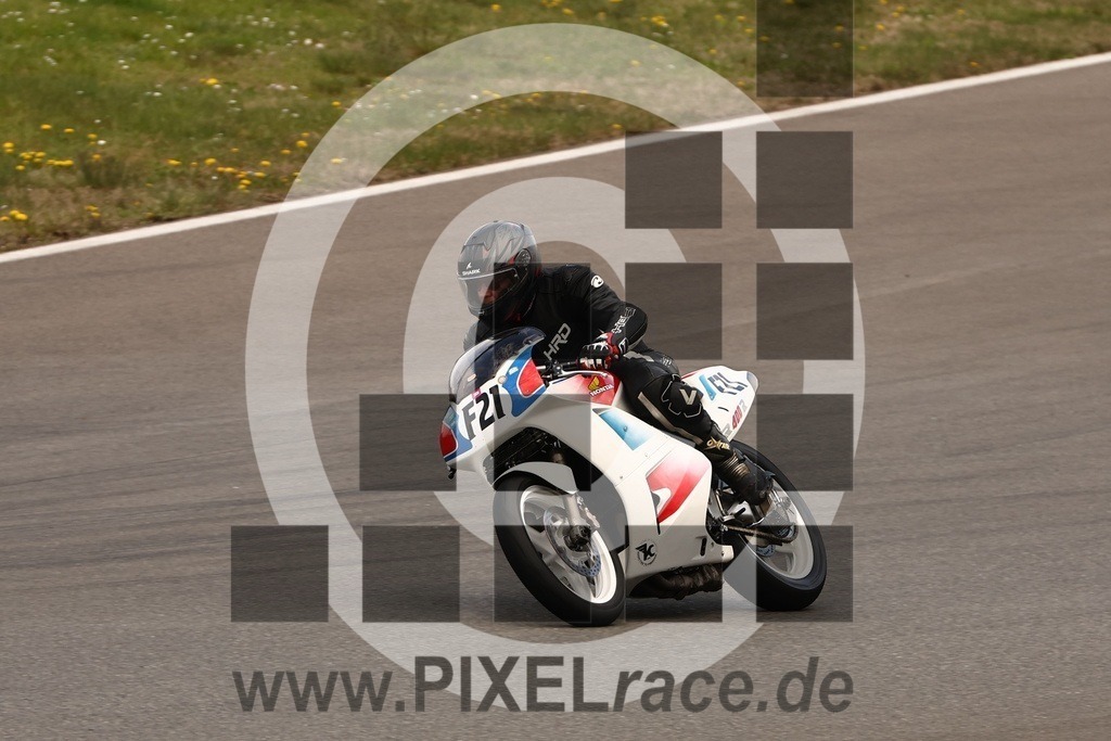 0f21-20260418_03025 | Schöne Erinnerungen an spannende Momente - das festzuhalten ist unser Job. PIXELrace.de ist seit 2003 auf den Rennstrecken Europas unterwegs um die Action draußen beim Fahren und die wunderbare Stimmung imm Fahrerlager für euch einzufangen.