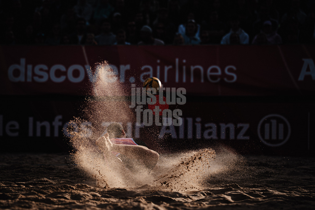 Beachvolleyball | Männer | Allianz German Beach Tour 2025 | Tourstop Berlin | 24.08.2025 | Max Just verschwindet im Sand
