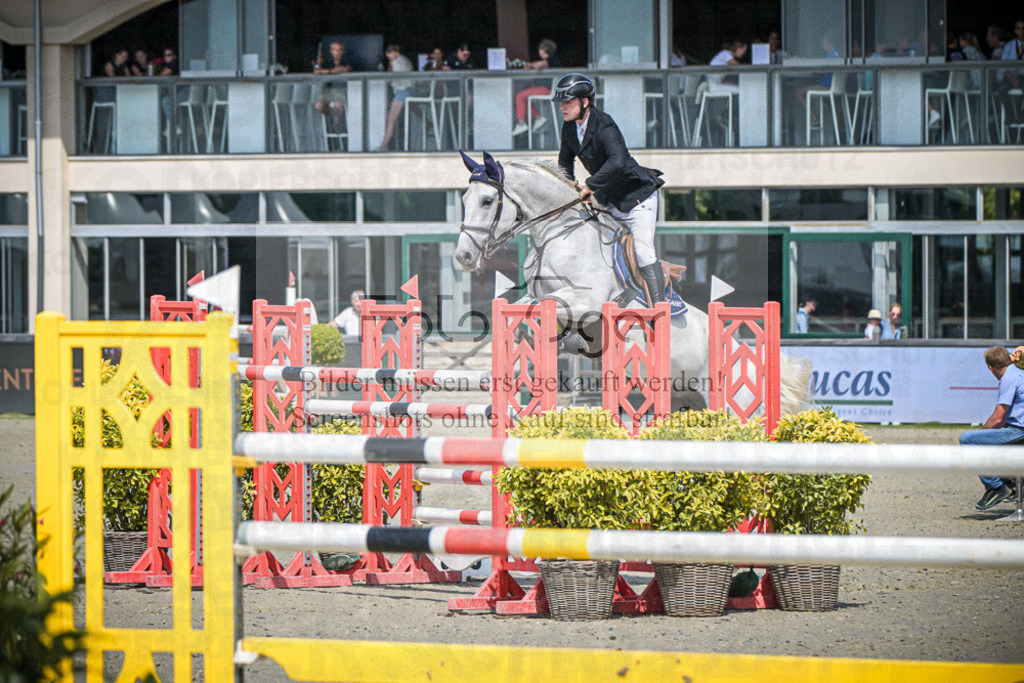 DOS_6039 | Entdecke hochwertige Reitturnierfotos von Foto Oger. Professionell, emotional und authentisch – jetzt Lieblingsmomente im Shop bestellen.Deutschlandweite Turnierfotografie. - Realisiert mit Pictrs.com