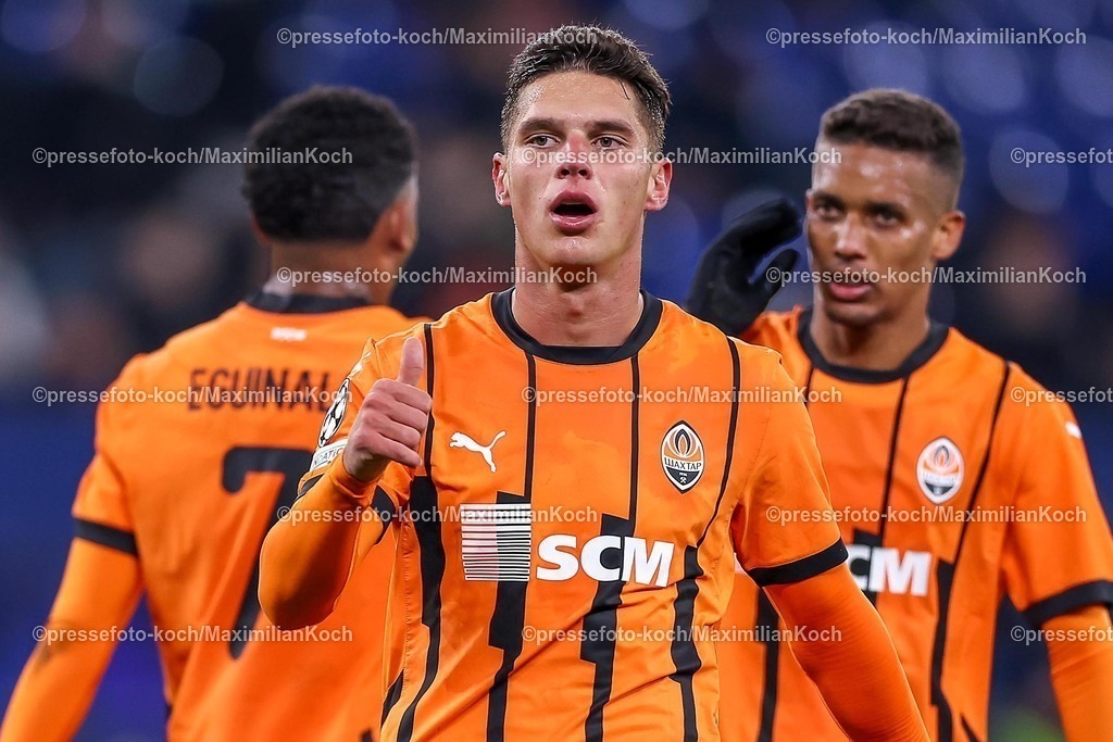 UCL22012501031 | 22.01.2025, Fußball, UEFA Champions League, Schachtar Donezk - Stade Brestois 29, Arena AufSchalke Gelsenkirchen, 7. Spieltag Saison 2024 2025: Georgiy Sudakov (Schachtar Donezk #10) freut sich über den Elfmeter