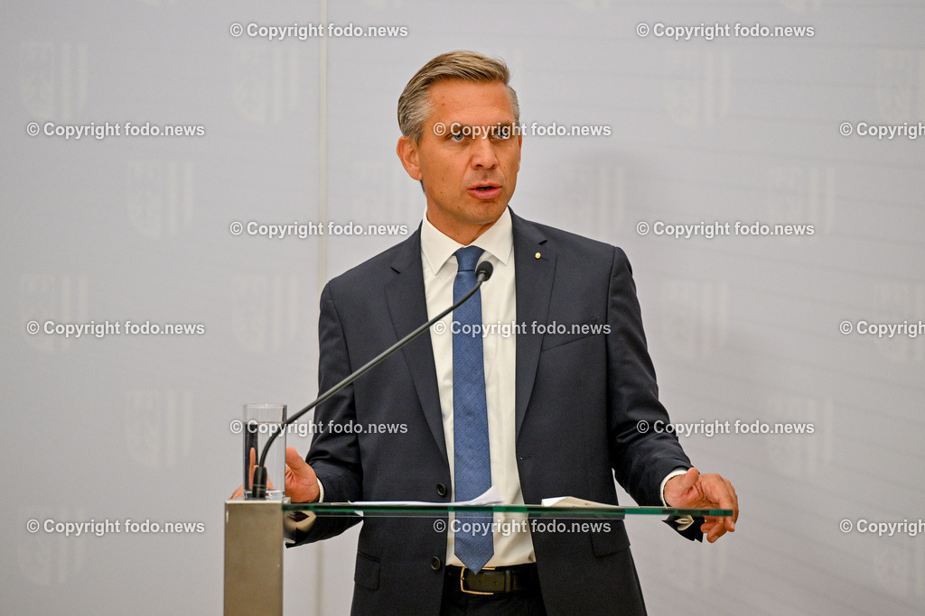 Pressekonferenz Land Ooe_ Start Sachleistungskarte fuer AsylwerberInnen in Ooe_ 03.06.2024-25 | 03.06.2024, Linz, AUT, Pressekonferenz Land Ooe, Start Sachleistungskarte fuer AsylwerberInnen in Ooe, im Bild LR Wolfgang Hattmannsdorfer (VP)