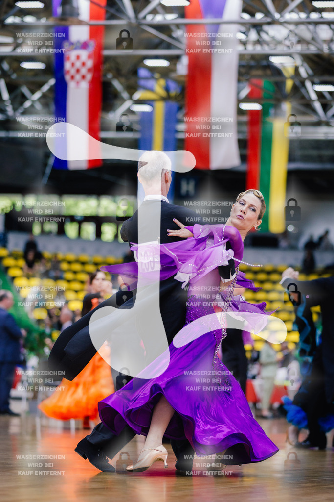 Hessen Tanzt WDSF Open Senior III Standard 73rd (200) Dr. Thomas Aicher _ Dr. Sibylle Aicher (Tanzclub Blau-Gold Regensburg)-2025-05-17-8029 | Webshop for digital downloads and prints of dance sport, event & show photographer Julian Link - Realisiert mit Pictrs.com