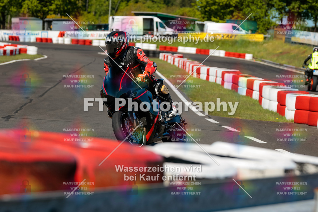 Moto-TeamOBK-21669 | Hier findet Ihr Bilder von Touristenfahrten auf der Nürburgring Nordschleife oder von anderen Veranstaltungen die ich besucht habe. Viel Spass beim Durch Schauen 