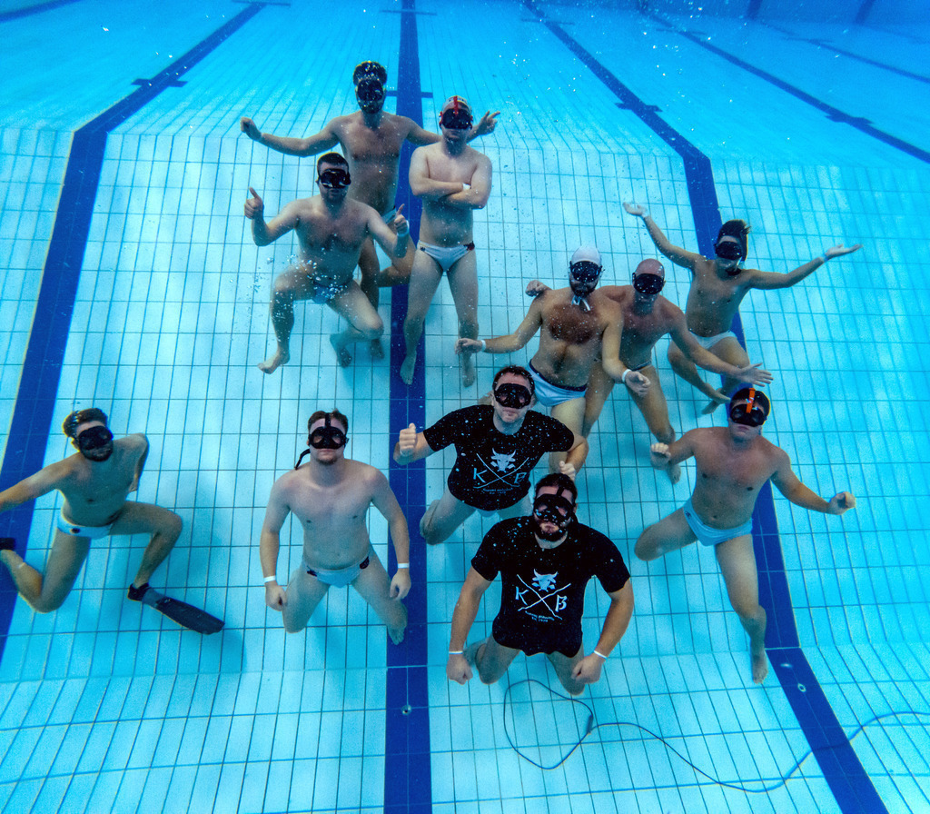 1. Bundesliga Süd in Bamberg am 16.10.2022 | Mannschaftsfoto der Rekordmeisters aus Bamberg nach dem letzten Spiel des Tages.  - Realisiert mit Pictrs.com