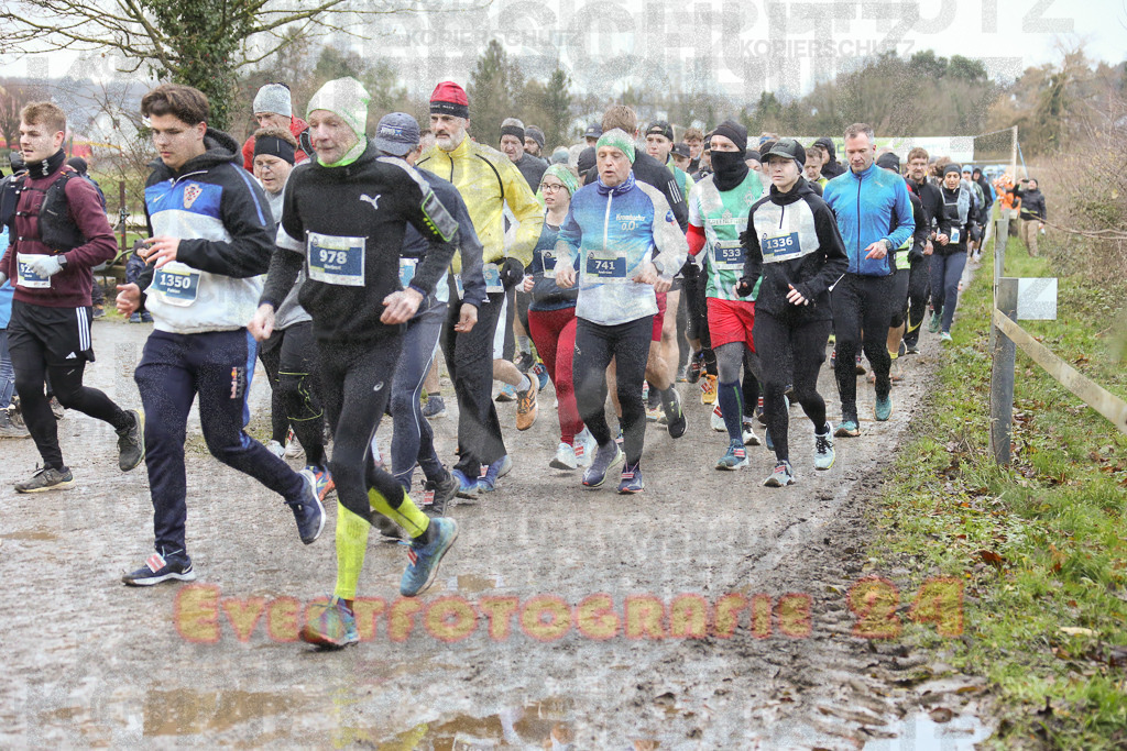 241208_0927_EX1_3797 | Sportfotografie im Rhein-Sieg Kreis, Köln, Bonn, NRW, Rheinland Pfalz, Hessen, etc. Unser Tätigkeitsfeld umfasst den Laufsport vom Volkslauf über den Marathon, Duathlon, Triathon bis zum Ultralauf wie Kölnpfad Ultra oder Schindertrail.