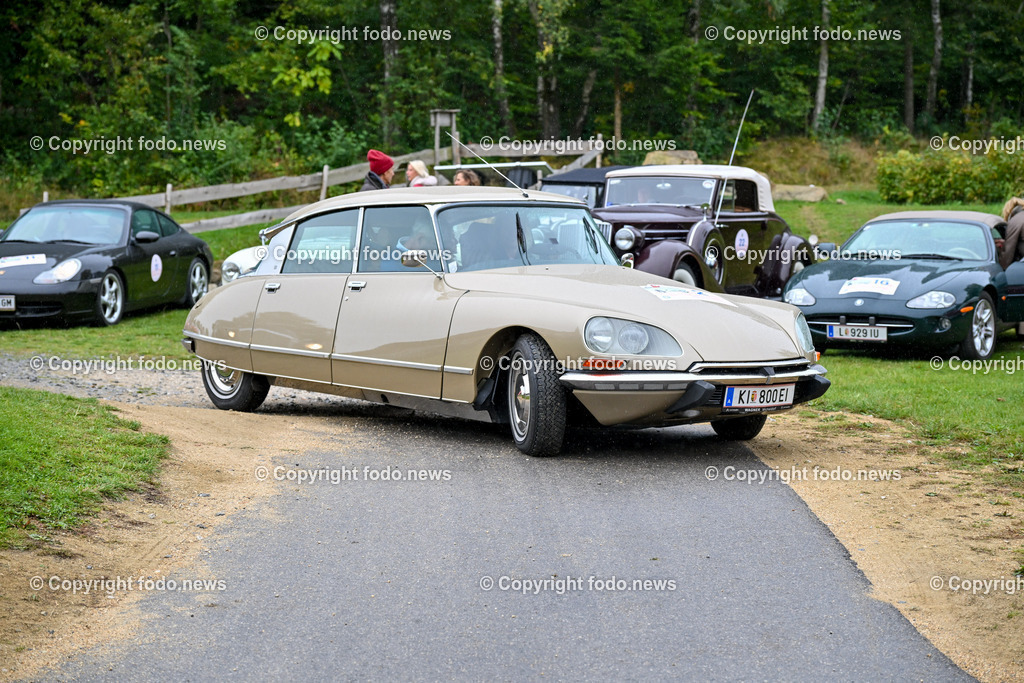 Frauen fuer Frauen_ Charity Oldtimerfahrt_ 04.10.2025-195 | 04.10.2025, Linz, AUT, Oldtimer Charity im Bild Frauen fuer Frauen Oldtimerfahrt, Teilnehmer©Harald Dostal / fodo.media