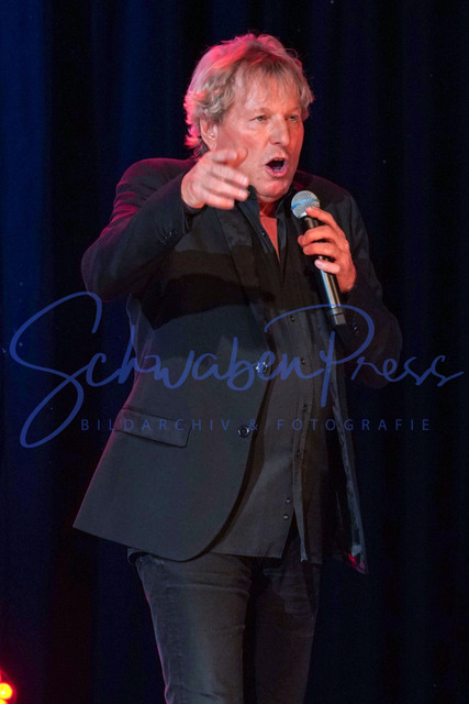 060424Ho2354 | Bernhard Brink -Stauferkrone 2024
Der internationale Schlagerwettbewerb Stauferkrone wird 2024 bereits zum fuenften Mal von Maitis Media ausgerichetet. 
Deutschland, Donzodrf, Stadthalle, 06.04.2024


