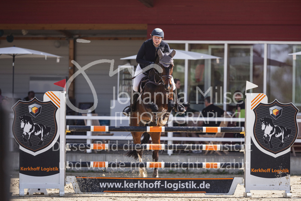 260503_Spenge_7_M2-Spr-m-steig-Anf-722 | Deine schönsten Turniermomente als professionelle Fotos! Entdecke hochwertige Pferdesport-Fotografie im Online-Shop. Jetzt Fotos finden & bestellen!
