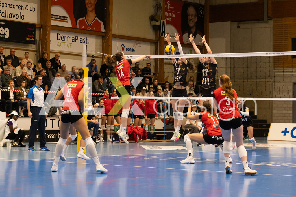 Volleyball I Frauen I Saison 2025-2026 I CEV Volleyball Challenge Cup 2026 | Women I 16th Finals I VC Kanti Schaffhausen - TJ Ostrava I 03.12.2025 | VC Kanti Schaffhausen - 14 Josipa Marković (HR) – Aussen - Realisiert mit Pictrs.com