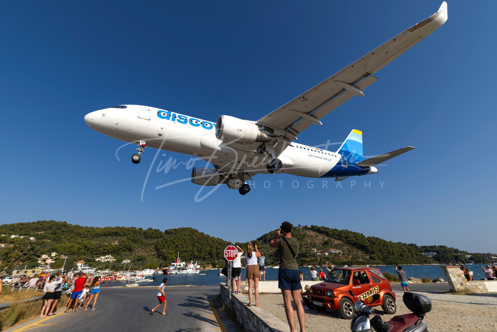 20250725-822A1595 | Buy high-quality aviation and travel photography prints by professional photographer Timo Breidenstein. Authentic images, professionally printed, worldwide shipping. - Realisiert mit Pictrs.com