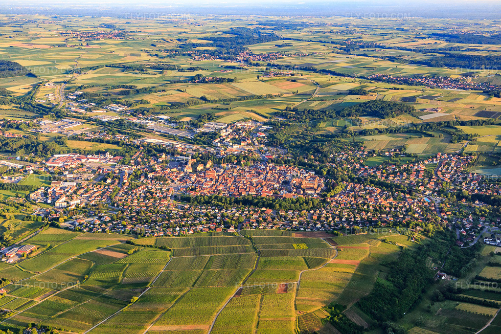Aerial view: Overview of locations from the north in Wissembourg in the state Bas-Rhin, France. – Photo: IMG_080328.jpg taken on 06/05/2015 by Werner Riehm/FLY-FOTO.com – Resolution of the original: 5472 x 3648 px