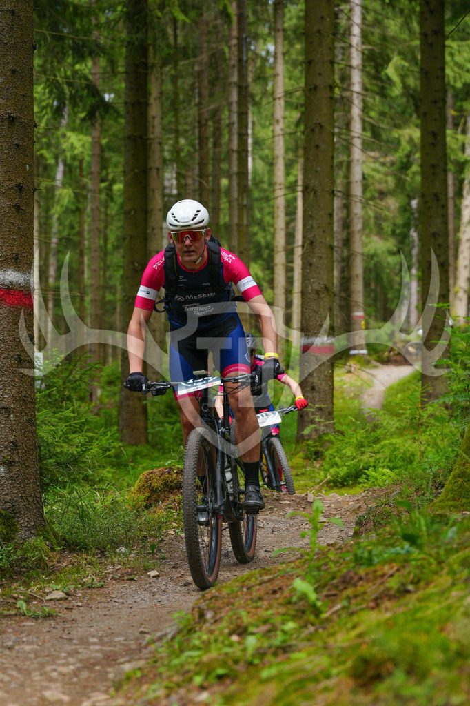FC603598 | Fotogalerie der Treibjagd im Dunkelwald - Dein MTB Etappenrennen im Erzgebirge - Realisiert mit Pictrs.com