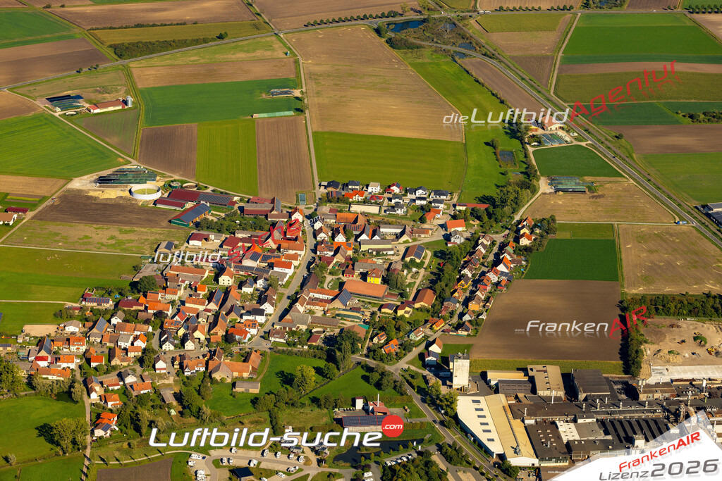 Das Luftbild zeigt : Külsheim Bad Windsheim - Die Luftaufnahme wurde 2023 vom UL-Flugzeug aus erstellt ( keine Drohne ) - Hochauflösende Luftaufnahme - Für grossformatige Ausdrucke geeignet. Die Geschenkidee !Mit Lizenz und Bildrechte bestellbar