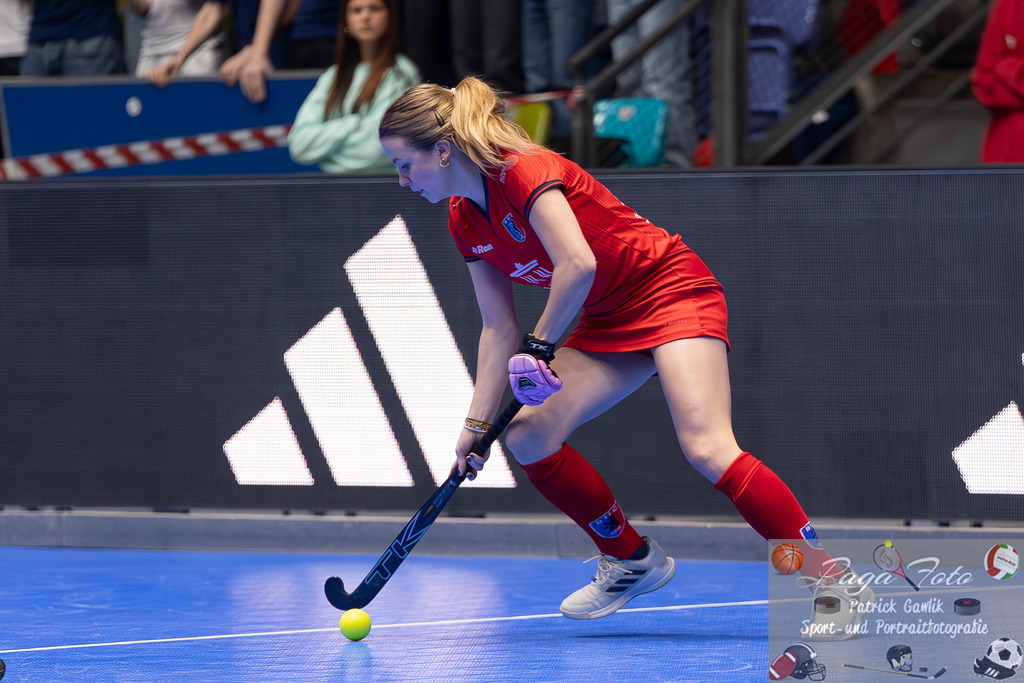 Volvo E.R.B. Final 4 Finale Frauen: Berliner HC - Mannheimer HC, 26.01.2025 | Philine Drumm (Berliner HC #27) am Ball, Freisteller, Portrait, Porträt, Berliner HC - Mannheimer HC, Frankfurt, Süwag Arena, 26.1.2025 - Realisiert mit Pictrs.com