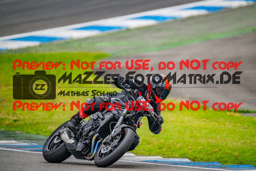 MaZZes_FotoMatrix_240701_6007705_6119 | WEISS