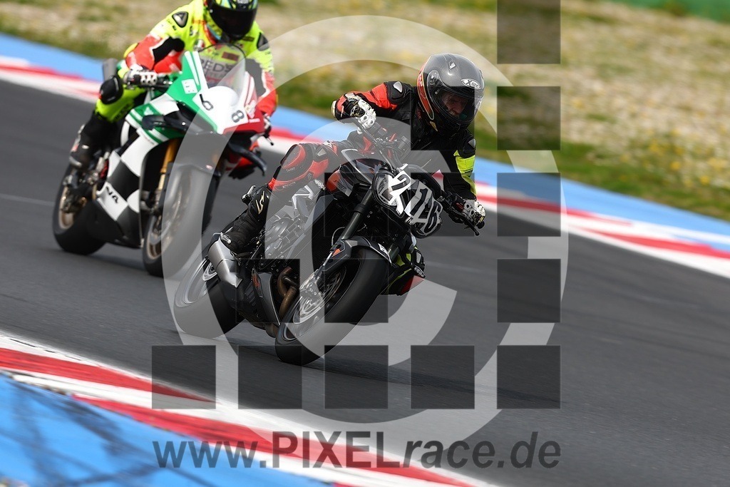 0216-20260331_01455 | Schöne Erinnerungen an spannende Momente - das festzuhalten ist unser Job. PIXELrace.de ist seit 2003 auf den Rennstrecken Europas unterwegs um die Action draußen beim Fahren und die wunderbare Stimmung imm Fahrerlager für euch einzufangen.