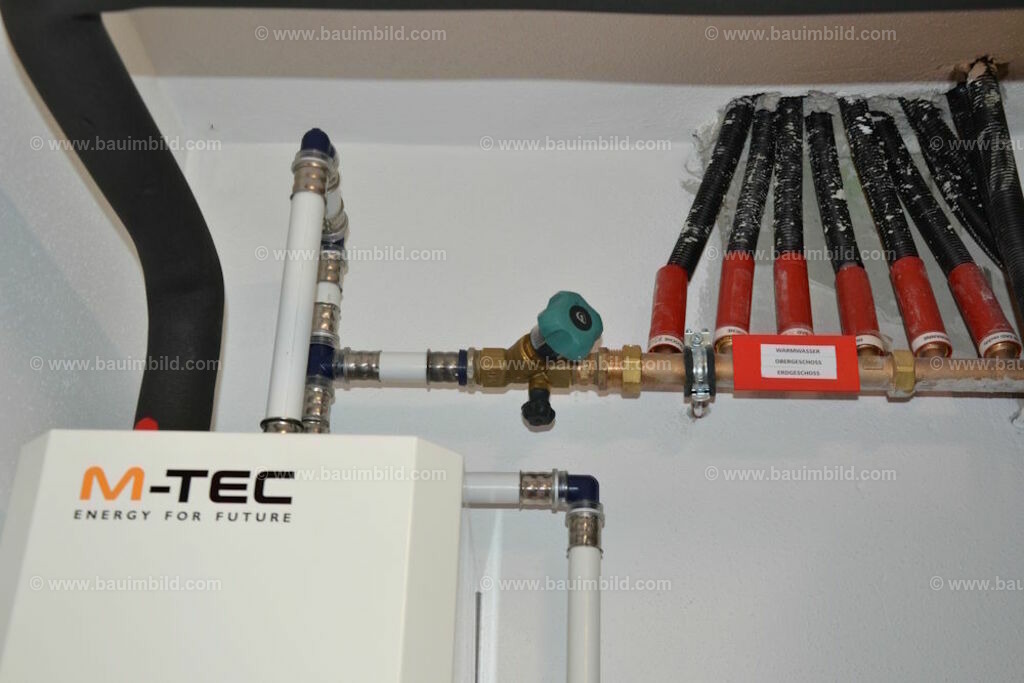 bib-lg15-sanitaer-0115 | Nach LV-Leistungsgruppen sortierte Detailfotos über den Bau eines Hauses. Alle Hausbau-Bilder direkt vom Urheber und Autor der Website Haus-Selber-Bauen.com