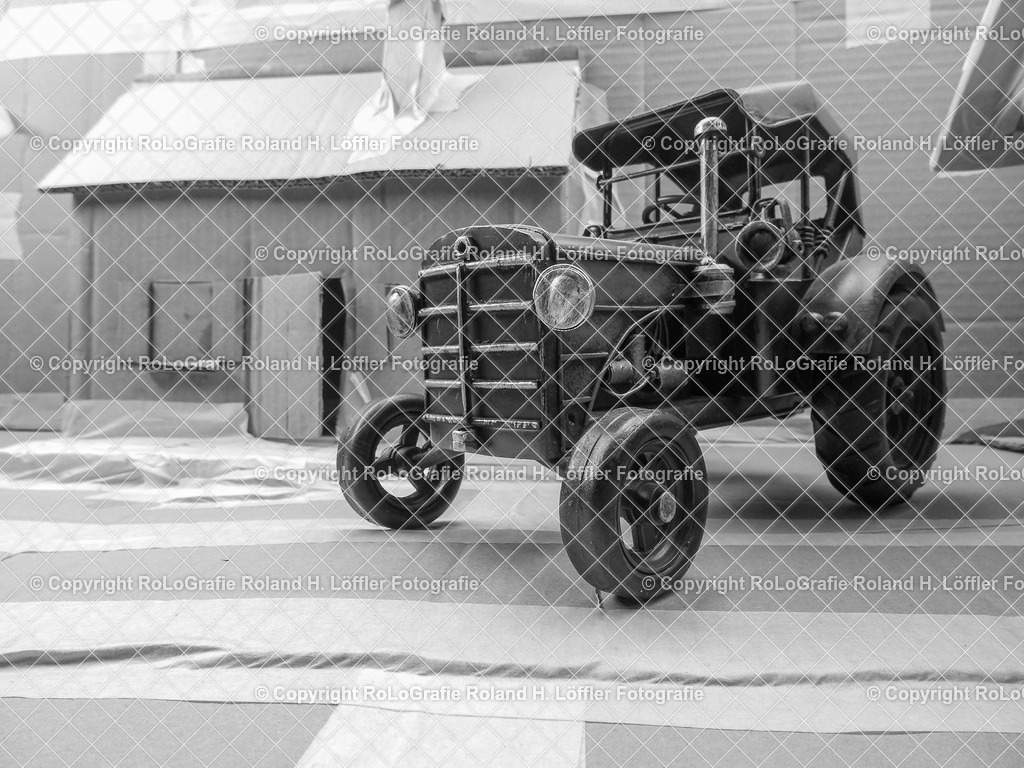 20241105_Modellandschaft mit Fahrzeugen SWoL-9 | Modellfahrzeug in Modellandschaft - Realisiert mit Pictrs.com