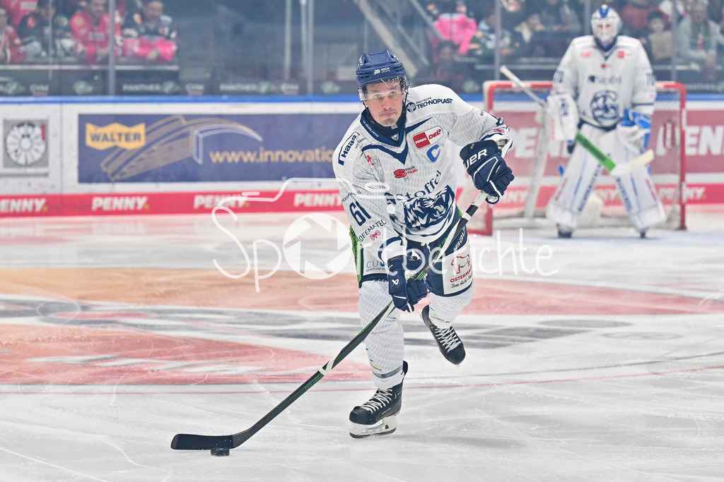 Augsburger Panther - Straubing Tigers | am Puck Justin BRAUN (Straubing Tigers #61) / Freisteller / Eizelfoto / DEL: Augsburger Panther - Straubing Tigers, Curt Frenzel Stadiom am 20.10.2024