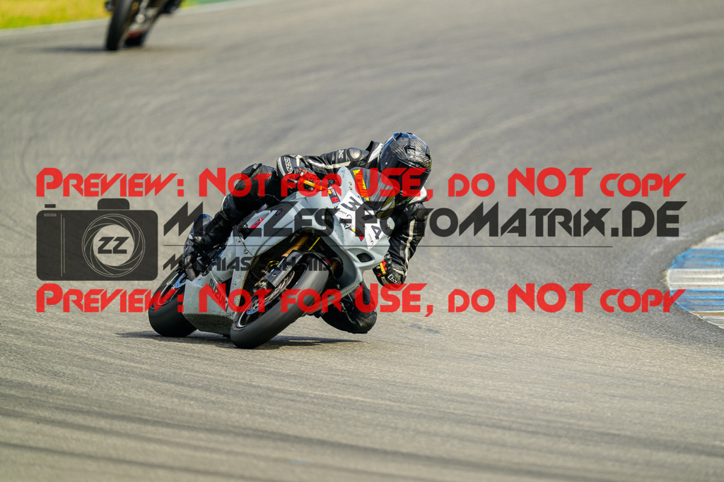 MaZZes_FotoMatrix_240615_6007705_7239 | ROT