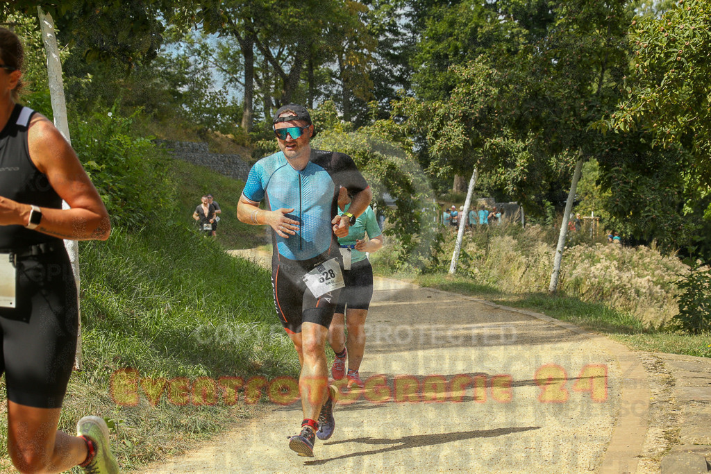 250824_1414_EX1_5473 | Sportfotografie im Rhein-Sieg Kreis, Köln, Bonn, NRW, Rheinland Pfalz, Hessen, etc. Unser Tätigkeitsfeld umfasst den Laufsport vom Volkslauf über den Marathon, Duathlon, Triathon bis zum Ultralauf wie Kölnpfad Ultra oder Schindertrail.