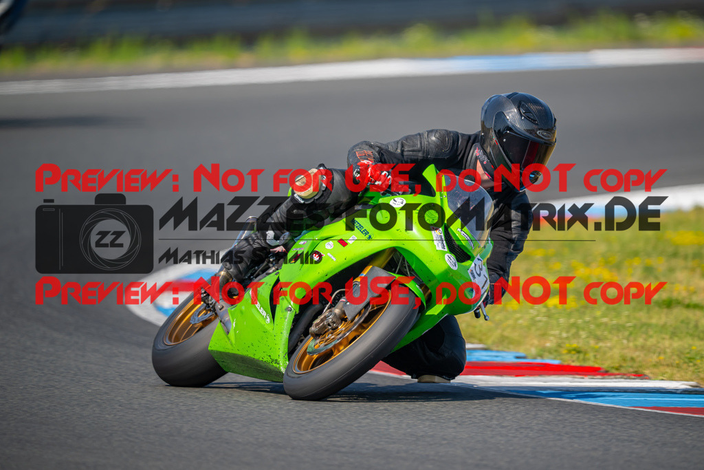 MaZZes-Fotomatrix-20260805-527395 | OPEN