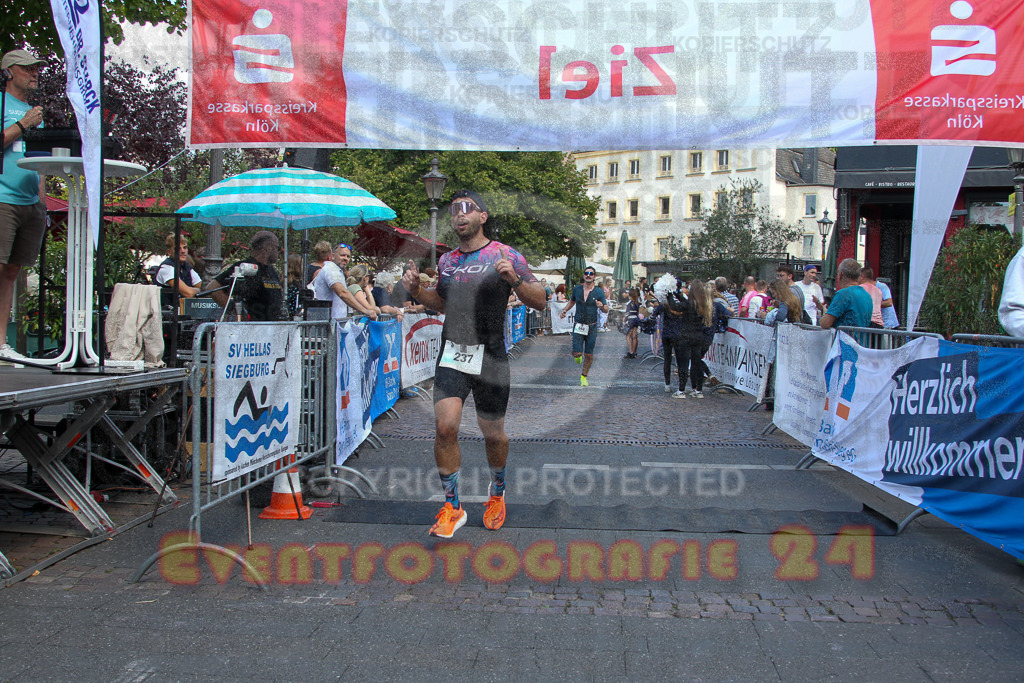 250824_1445_EV4_2159 | Sportfotografie im Rhein-Sieg Kreis, Köln, Bonn, NRW, Rheinland Pfalz, Hessen, etc. Unser Tätigkeitsfeld umfasst den Laufsport vom Volkslauf über den Marathon, Duathlon, Triathon bis zum Ultralauf wie Kölnpfad Ultra oder Schindertrail.