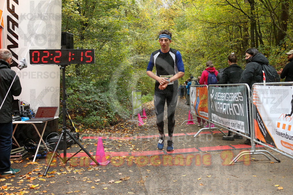 251026_1222_EX1_0226 | Sportfotografie im Rhein-Sieg Kreis, Köln, Bonn, NRW, Rheinland Pfalz, Hessen, etc. Unser Tätigkeitsfeld umfasst den Laufsport vom Volkslauf über den Marathon, Duathlon, Triathon bis zum Ultralauf wie Kölnpfad Ultra oder Schindertrail.