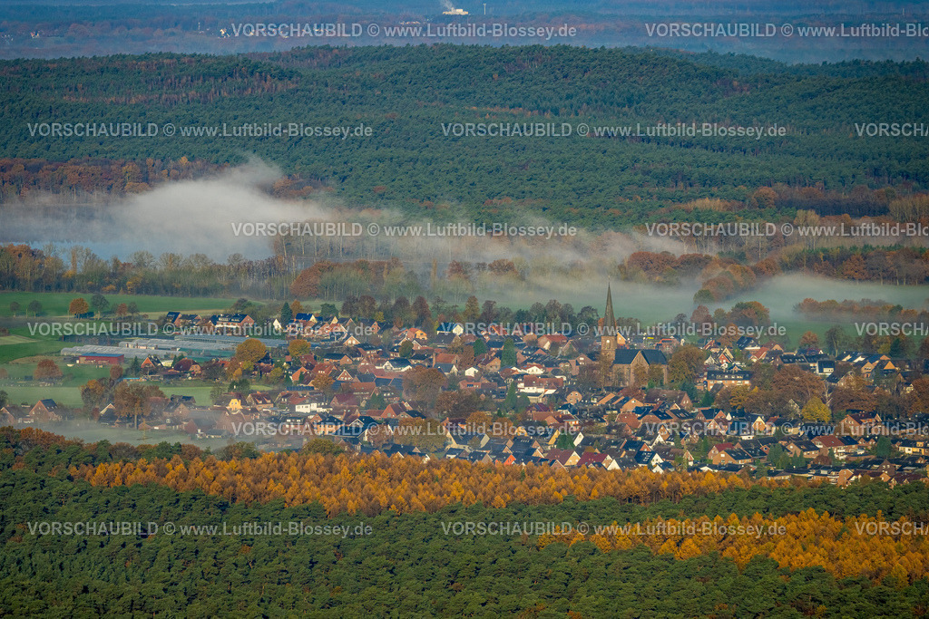 Haltern231104061 | Luftbild, Nebelschwaden über dem Ort Hullern mit der St. Andreas Kirche, umgeben von herbstlichen Laubbäumen, Hullern, Haltern am See, Ruhrgebiet, Münsterland, Nordrhein-Westfalen, Deutschland