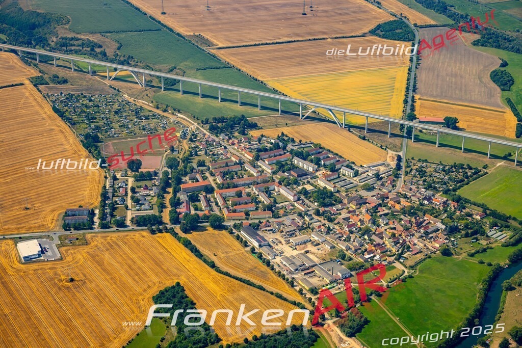 Wetzendorf Karsdorf Bild- Das Luftbild wurde 2025 vom UL-Flugzeug heraus erstellt ( keine Drohne bzw. Drohnenaufnahme ) - Hochauflösende Luftaufnahme -Nicht vergleichbar mit Google Maps oder Satelittenbilder- Die Geschenkidee !Mit Lizenz und Bildrechte bestellbar - CC