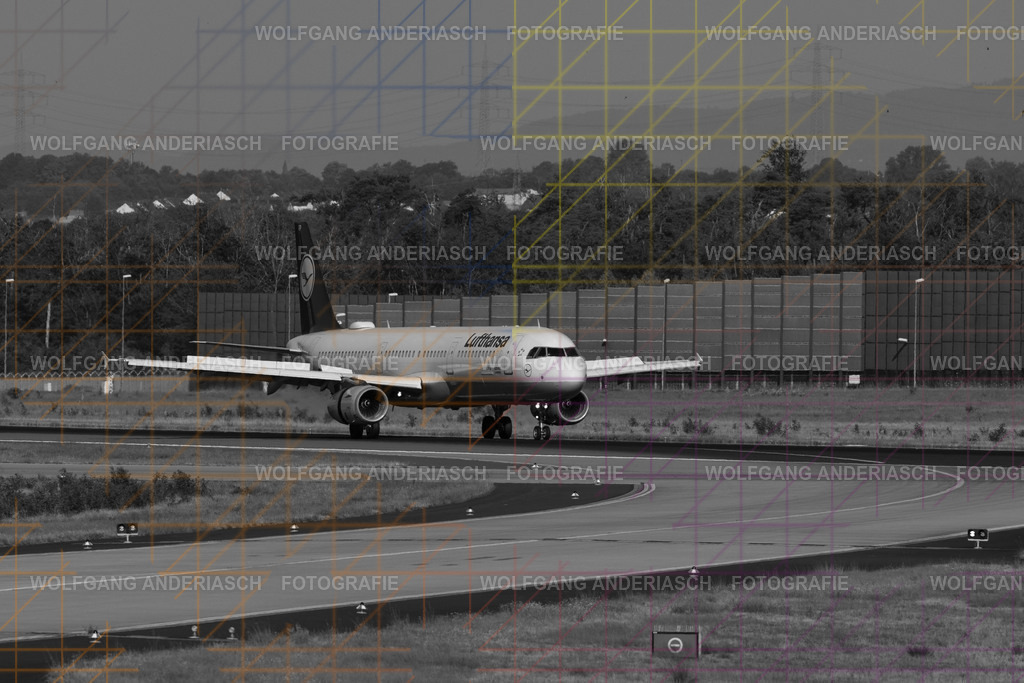 2025622-081757_FRA_07L_R3C_1343 | Am Flughafen Frankfurt am Main treffen Dynamik und Präzision aufeinander: Startende und landende Flugzeuge verschiedenster Airlines, festgehalten in Farbe und Schwarz-Weiß. Von kraftvollen Silhouetten bis zur majestätischen Erscheinung der Königin der Lüfte – zeitlose Momente moderner Luftfahrt. - Realisiert mit Pictrs.com
