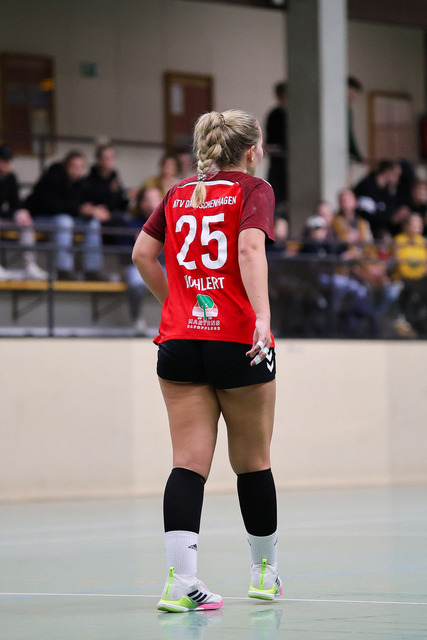 Handball I Damen I Saison 2025-2026 I Verbandsliga Süd I HSG Kalkberg 06 - MTV Dänischenhagen I 14.12.2025.140 | Frida Wohlert (25, MTV Dänischenhagen) - Realisiert mit Pictrs.com