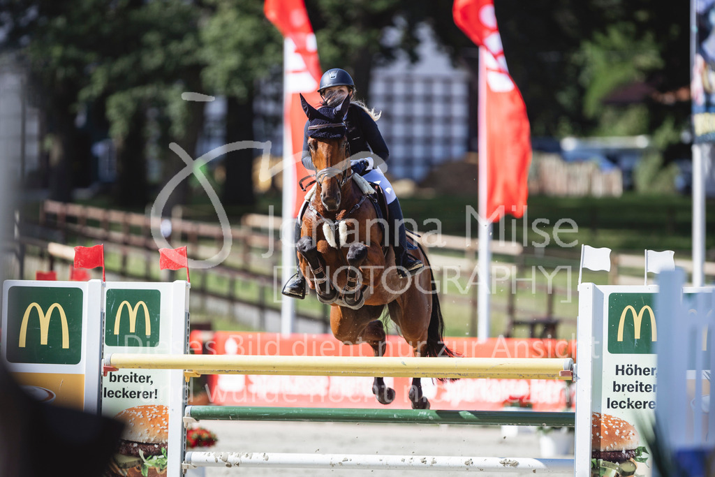 240714_BHO_M2-Spr-1-201 | Deine schönsten Turniermomente als professionelle Fotos! Entdecke hochwertige Pferdesport-Fotografie im Online-Shop. Jetzt Fotos finden & bestellen!