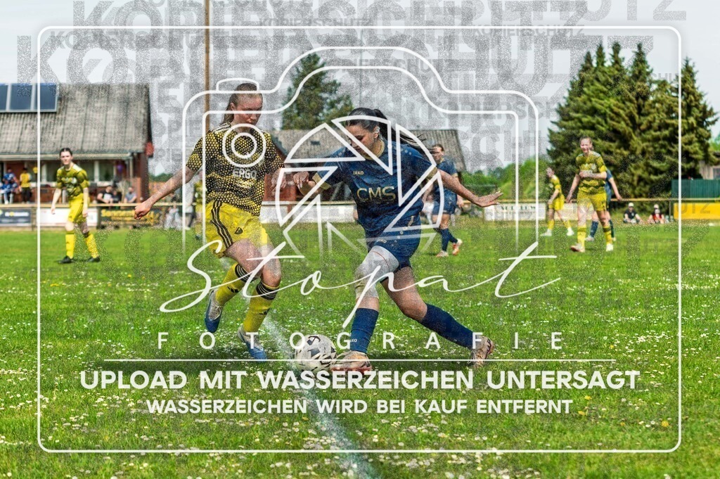 Kreisliga Damen HK - SVN Buchholz vs. SG Fulde | Berivan Colpan (#07 SVN Buchholz), Nina Grottke (#20 SG Fulde); Kreisliga Damen HK - SVN Buchholz vs. SG Fulde am 03.05.2026 in Sportplatz Buchholz, Buchholz (Aller) - Realisiert mit Pictrs.com